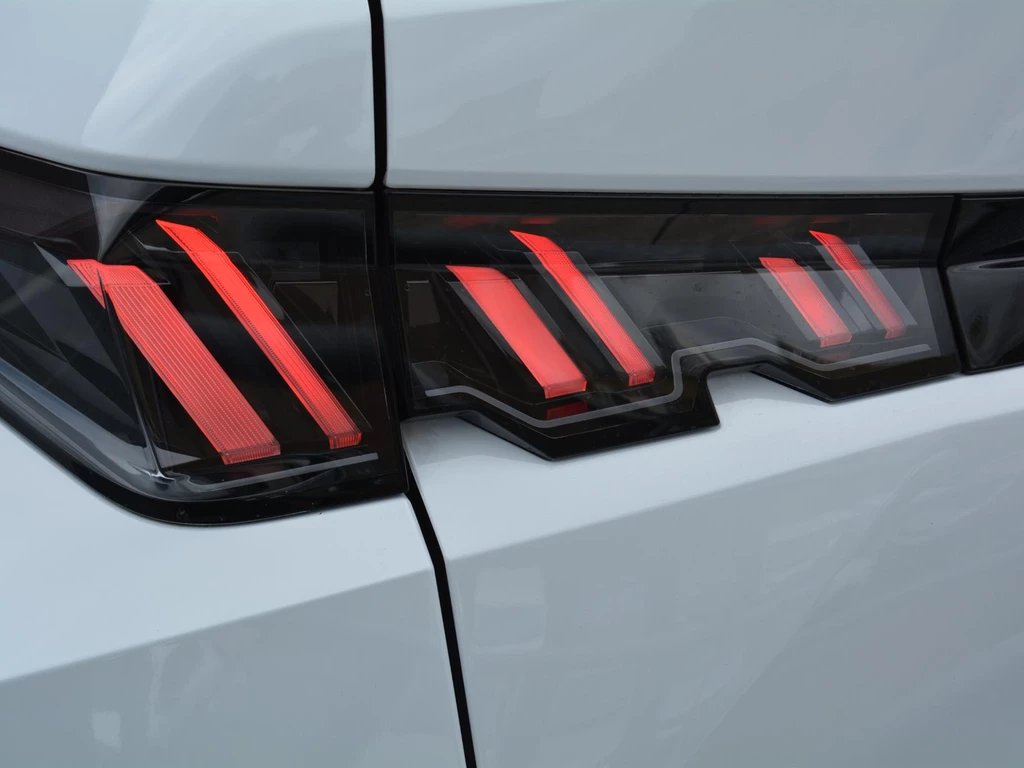 Peugeot e-3008 – foto 12