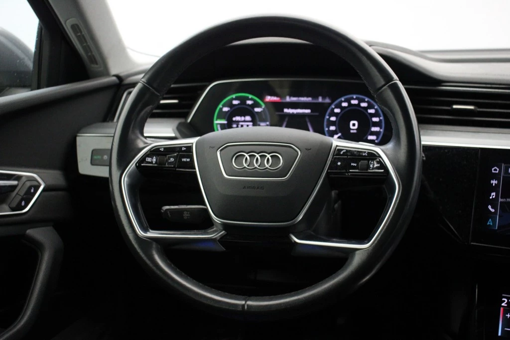 Audi e-tron – foto 16
