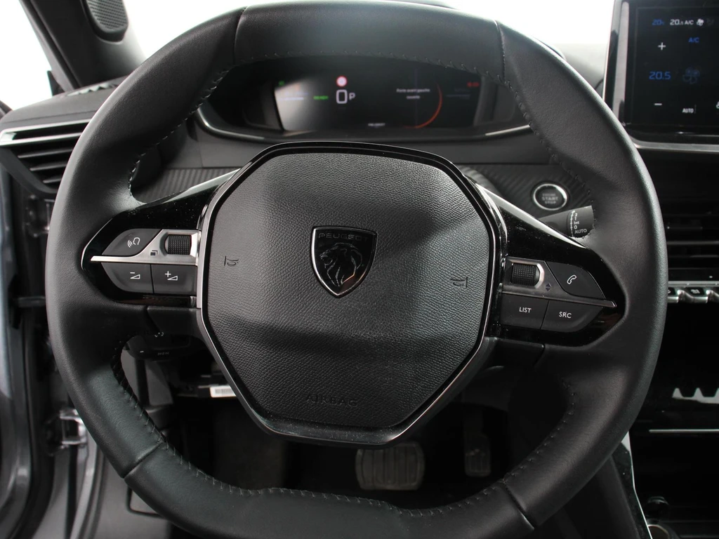 Peugeot e-2008 – foto 18