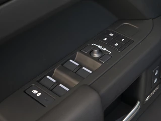 Land Rover Defender – thumbnail 25