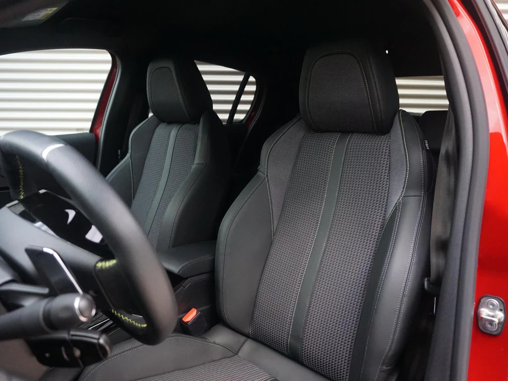 Peugeot 208 – foto 10