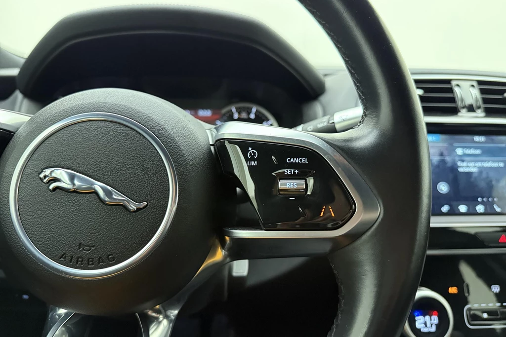 Jaguar XE – foto 25