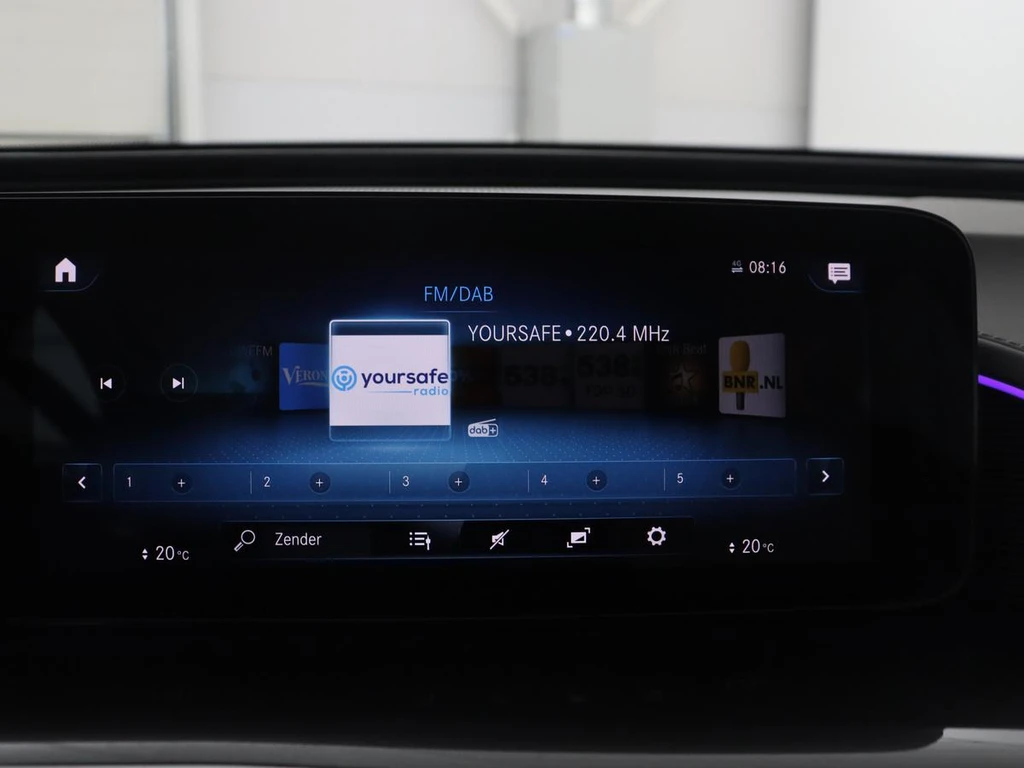 Mercedes-Benz EQC – foto 26