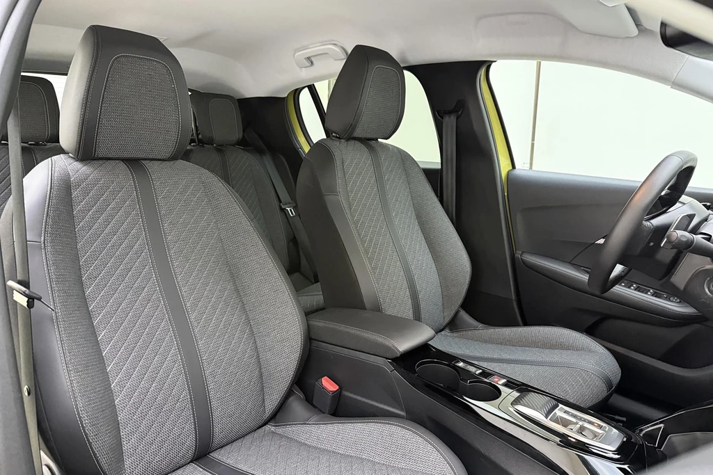 Peugeot 208 – foto 12