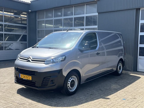 Citroën Jumpy 1..5 BlueHDI L2 H1 Marge BTW en BPM vrij!! Airco Cruise controle Navigatiesysteem 2-Persoons Parkeerhulp achter Apple carplay 1e eigenaar Euro 6 Bpm en Btw vrij voor particulier gebruik !!