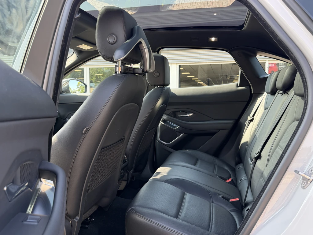 Jaguar E-PACE – foto 10