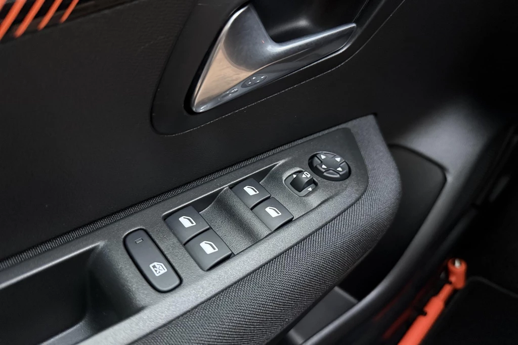 Peugeot 208 – foto 16