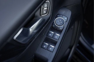 Ford Kuga – thumbnail 24