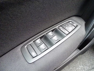 Renault Mégane Estate – thumbnail 9