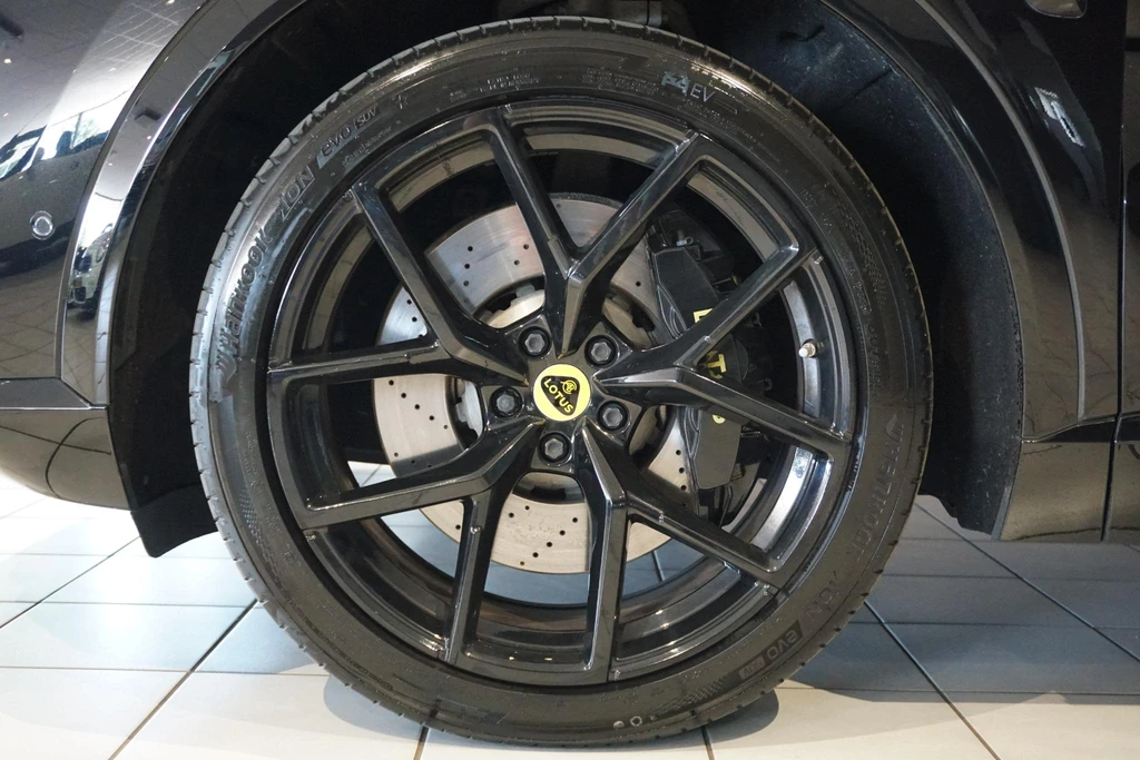 Lotus Eletre – foto 54