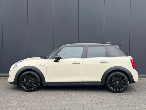 MINI Cooper S 2.0 192pk 5-Drs Automaat LED Navi Carplay JCW-stuur Cruise Leder