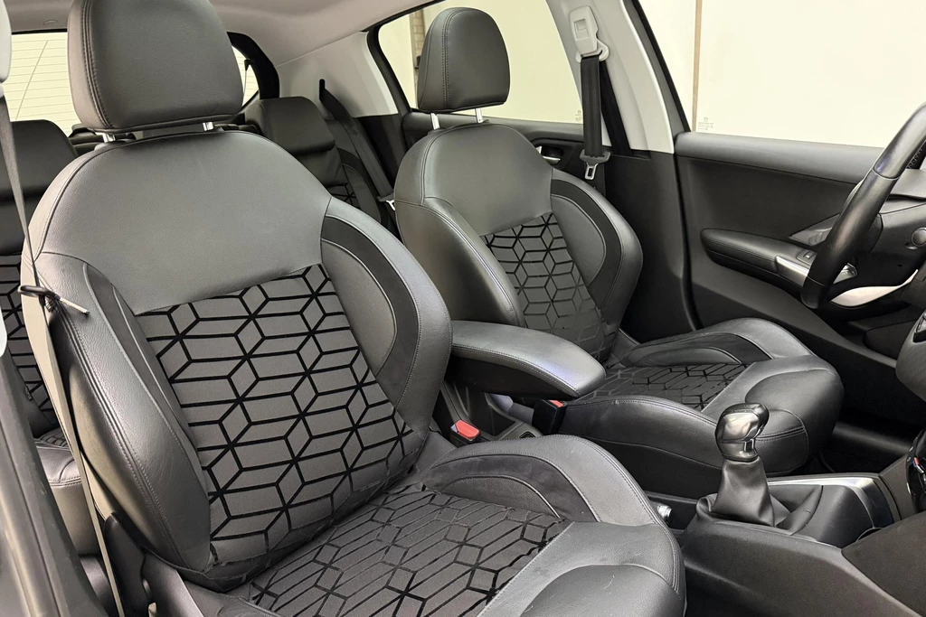Peugeot 208 – foto 10