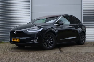 Tesla Model X – thumbnail 1