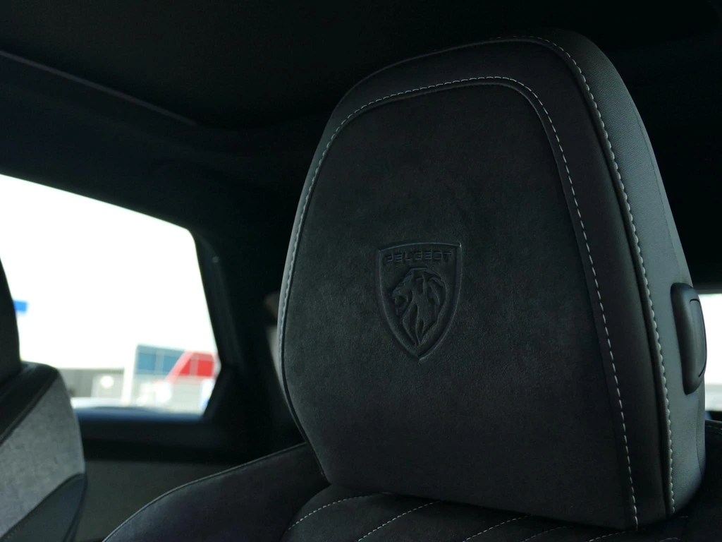 Peugeot e-3008 – foto 14