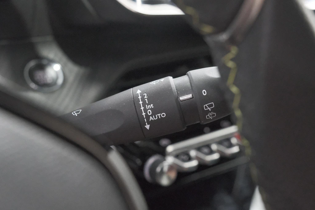 Peugeot e-208 – foto 39