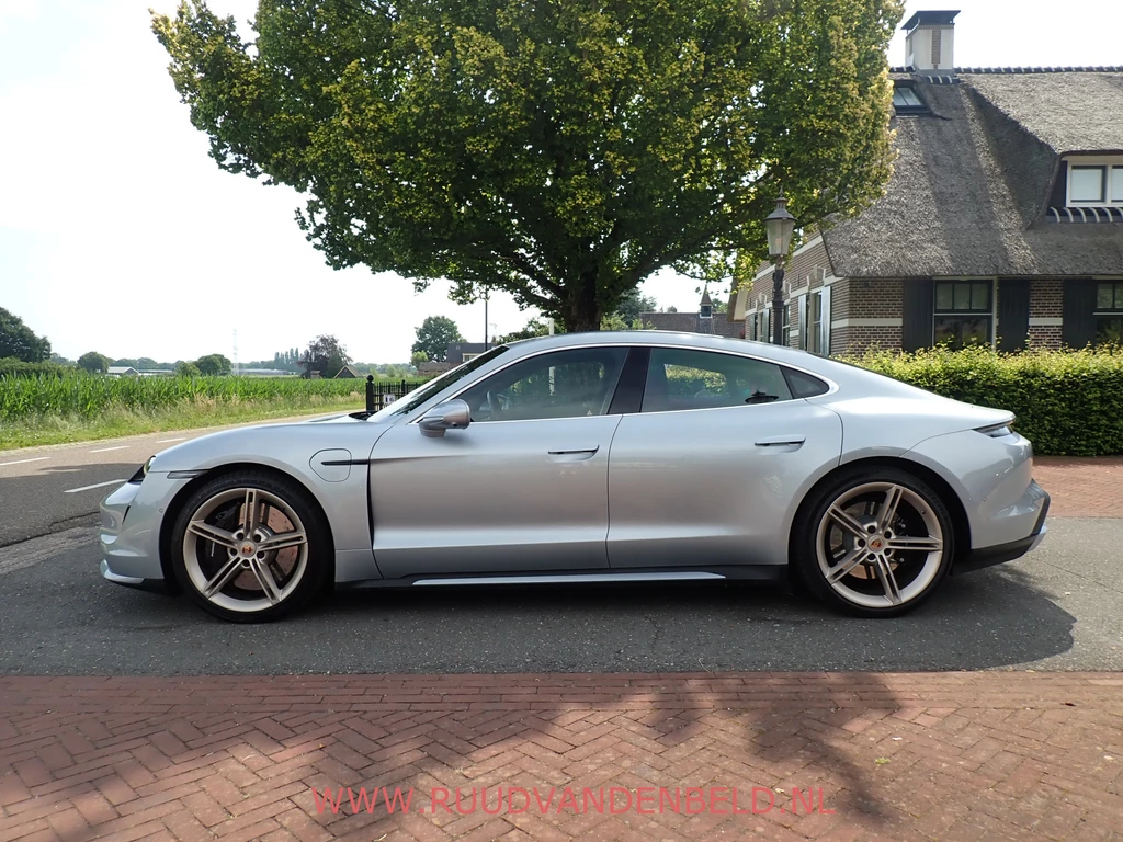 Porsche Taycan – foto 2