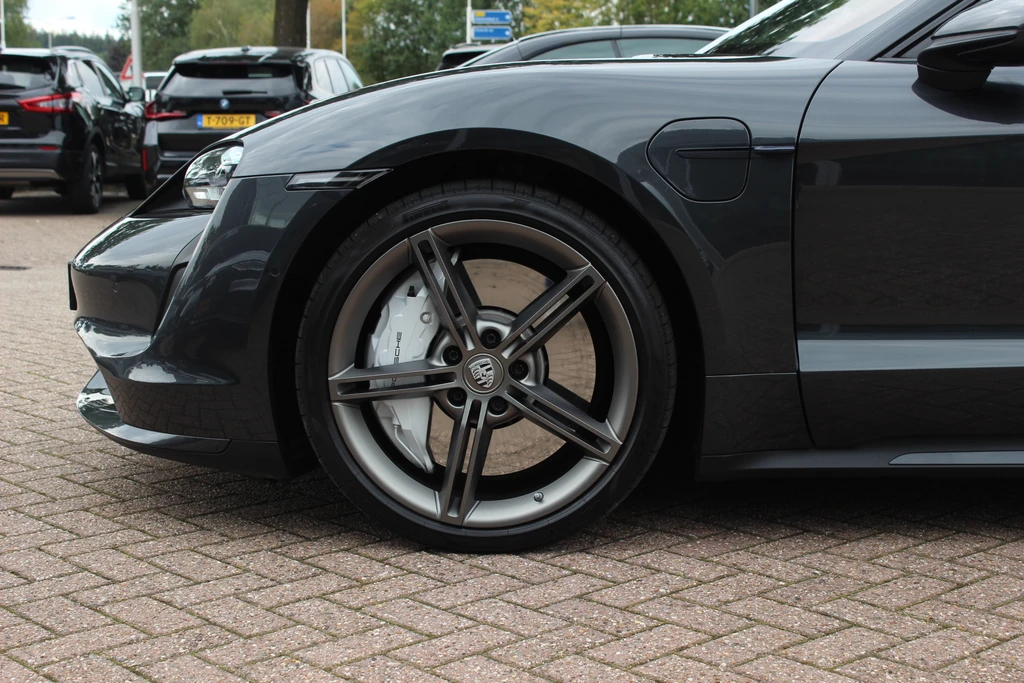 Porsche Taycan – foto 17