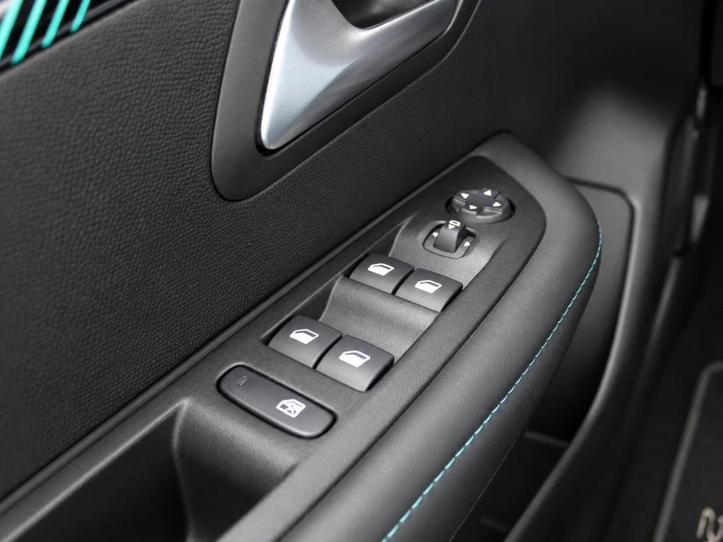 Peugeot 208 – foto 23