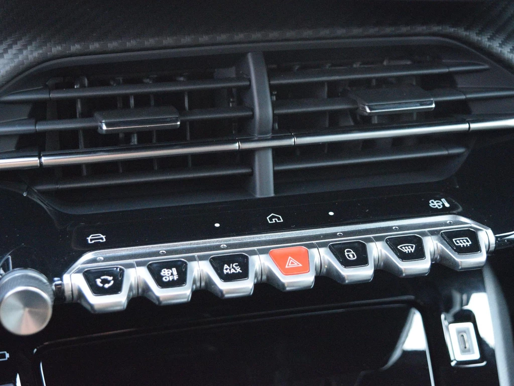 Peugeot e-2008 – foto 19