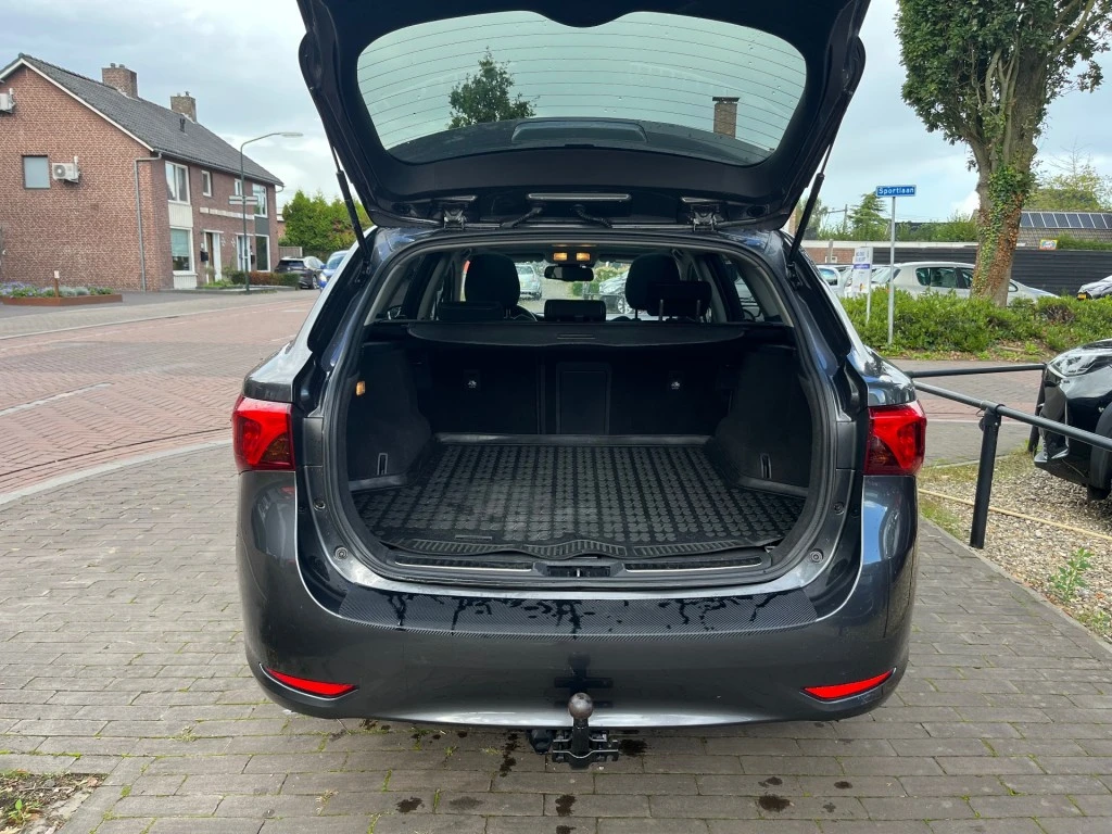 Toyota Avensis – foto 18