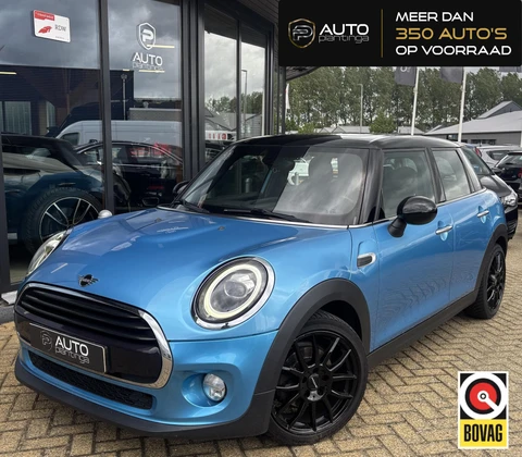 MINI 5-Deurs 1.5 Cooper Chili 136PK | PANO | NL AUTO | Luxe Stoelen | Parkeersensoren | Airco | Navigatie | Cruise Control | 2 Sleutels | Lichtmetalen Velgen |