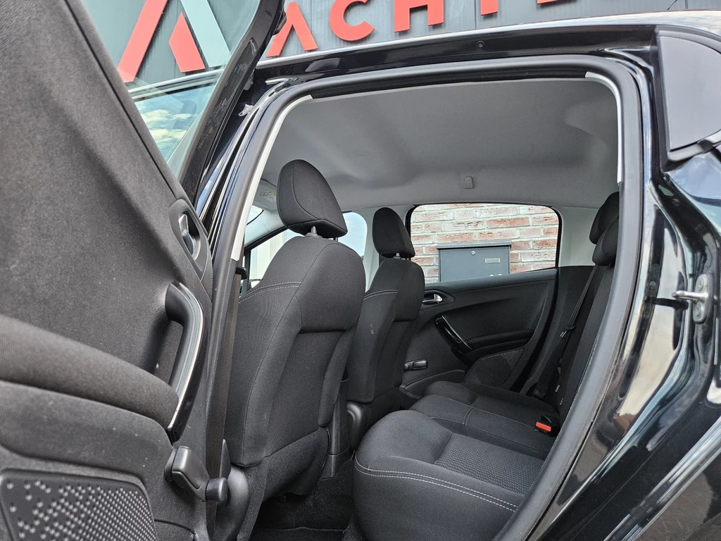 Peugeot 208 – foto 15