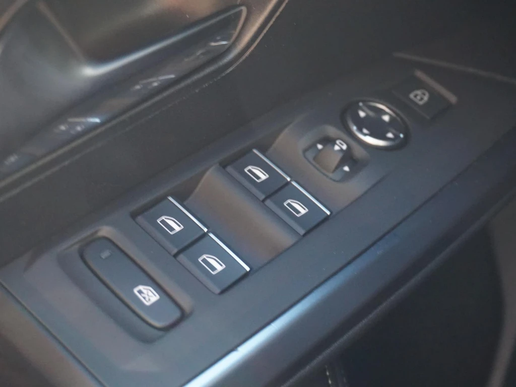 Peugeot e-3008 – foto 16