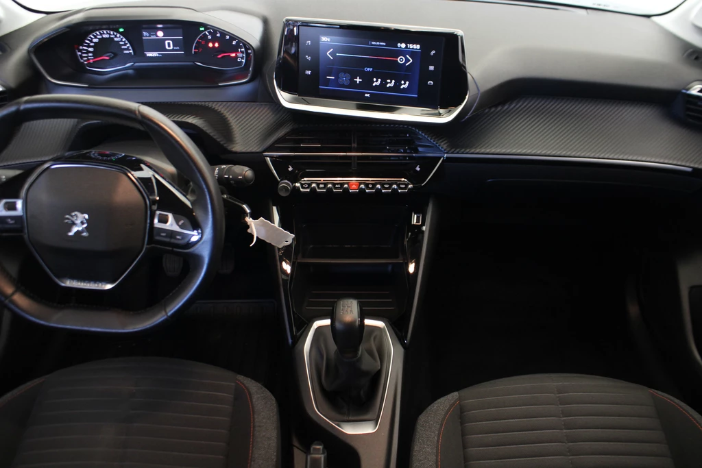 Peugeot 208 – foto 8