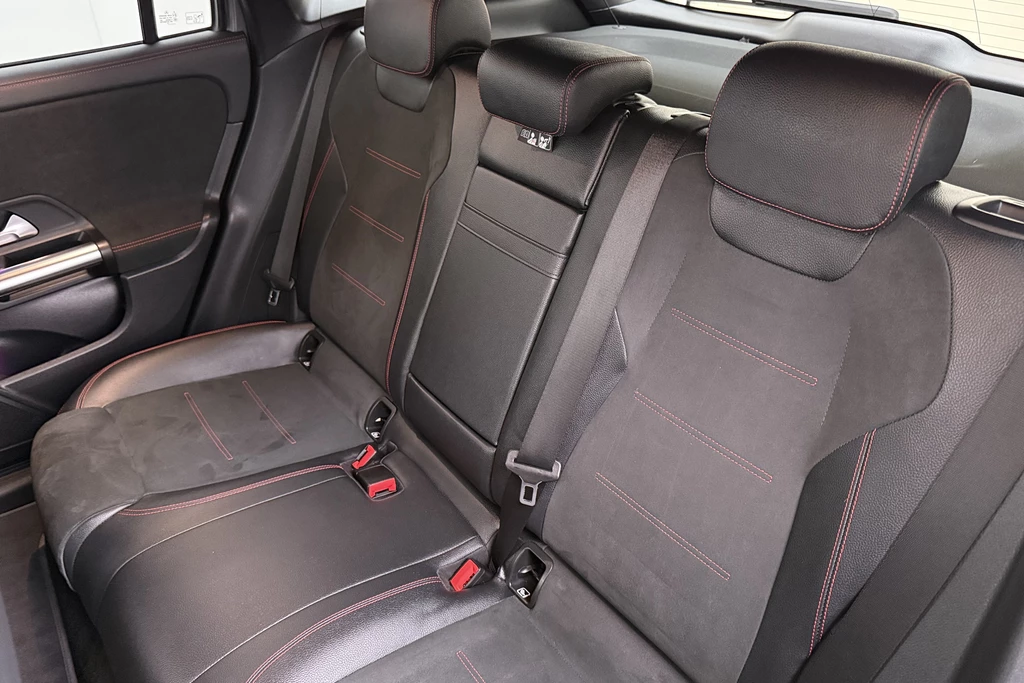 Mercedes-Benz EQA – foto 11