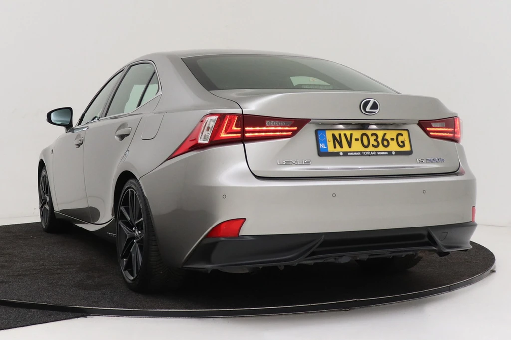 Lexus IS – foto 6