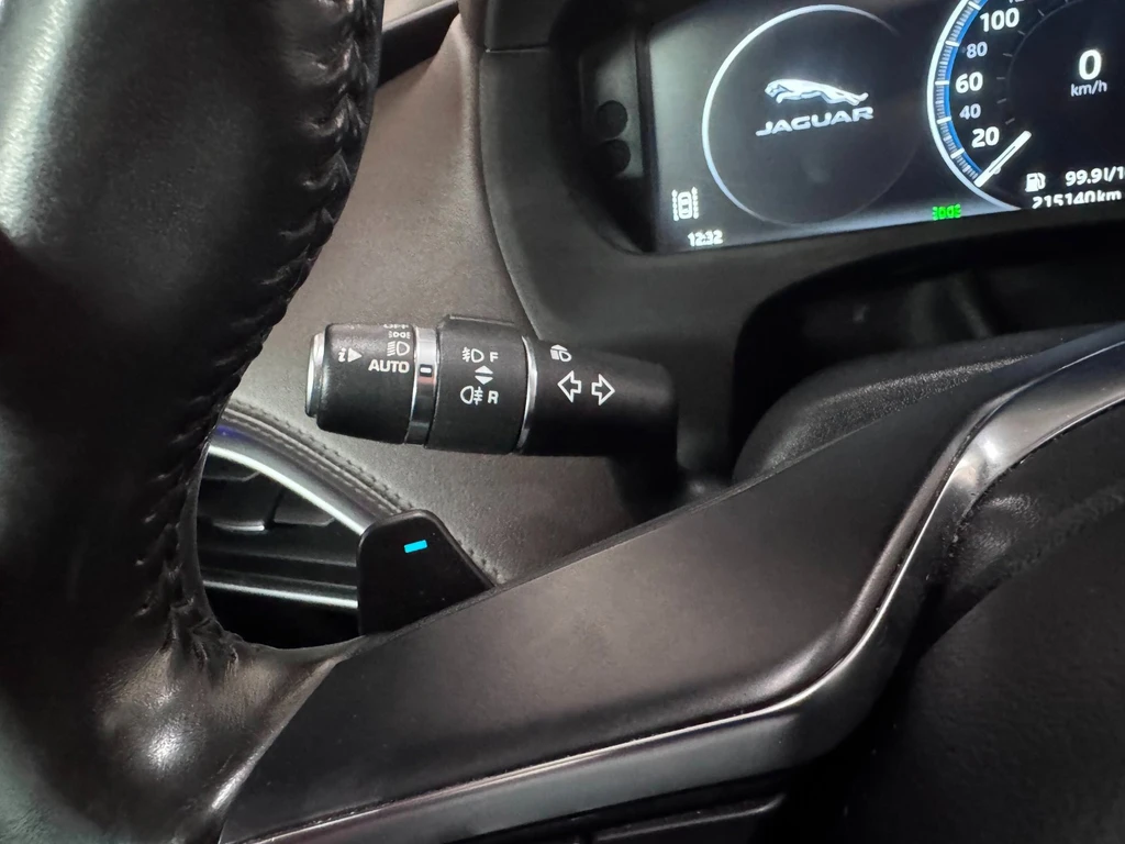 Jaguar F-PACE – foto 23