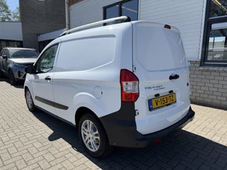 Ford Transit Courier – thumbnail 3