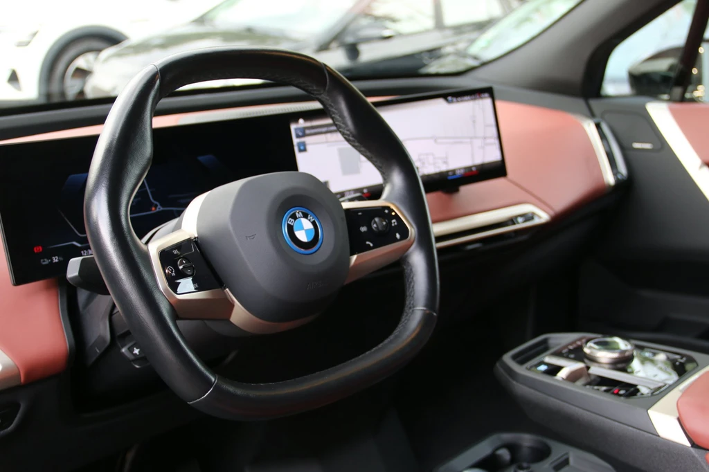 BMW iX – foto 18