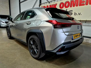 Lexus UX – thumbnail 5