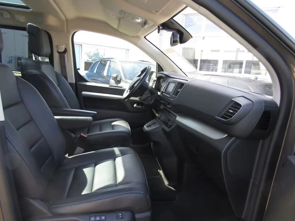 Peugeot e-Traveller – foto 9
