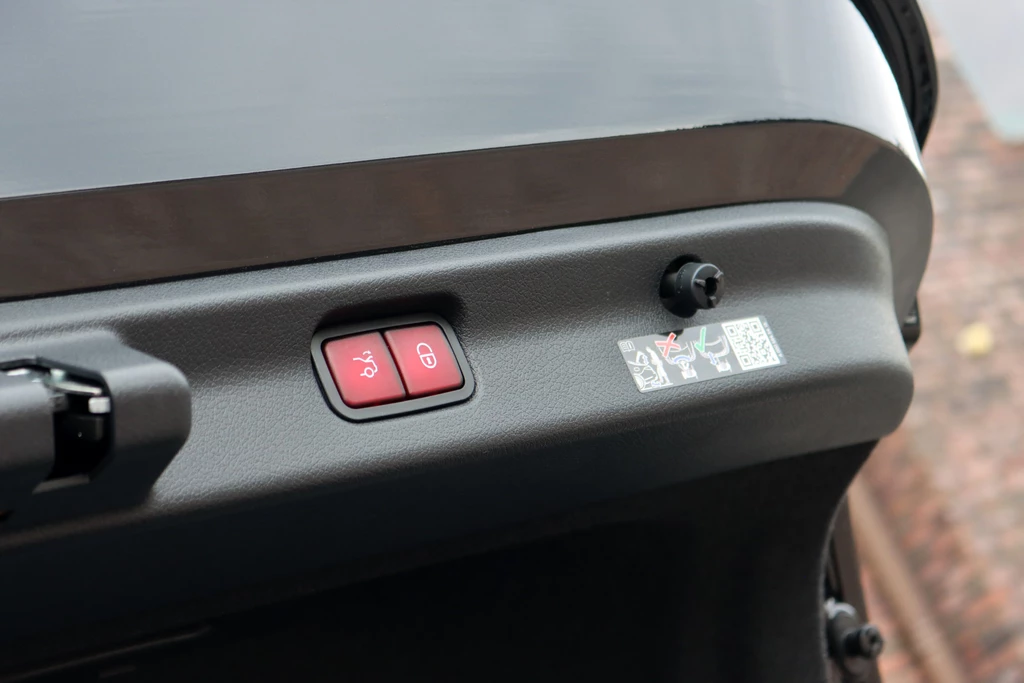 Mercedes-Benz EQE – foto 31