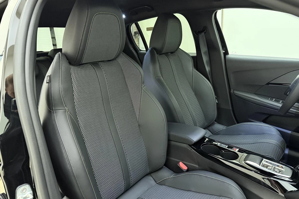 Peugeot 208 – foto 10