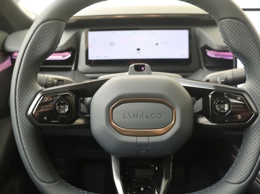 Lynk & Co 08 – foto 36