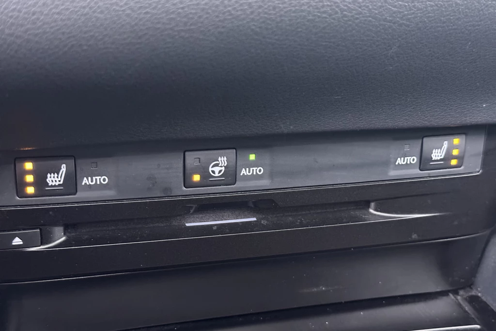 Lexus ES – foto 32