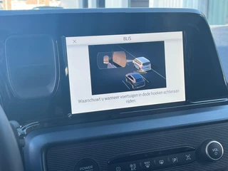 Ford Transit Courier – thumbnail 16