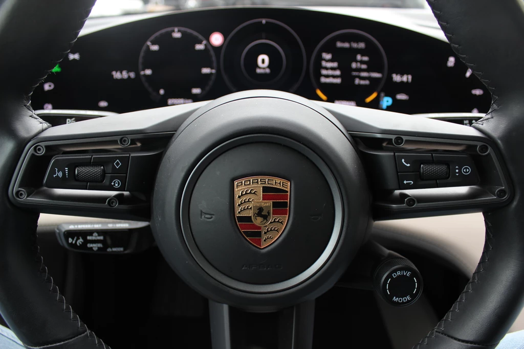 Porsche Taycan – foto 32