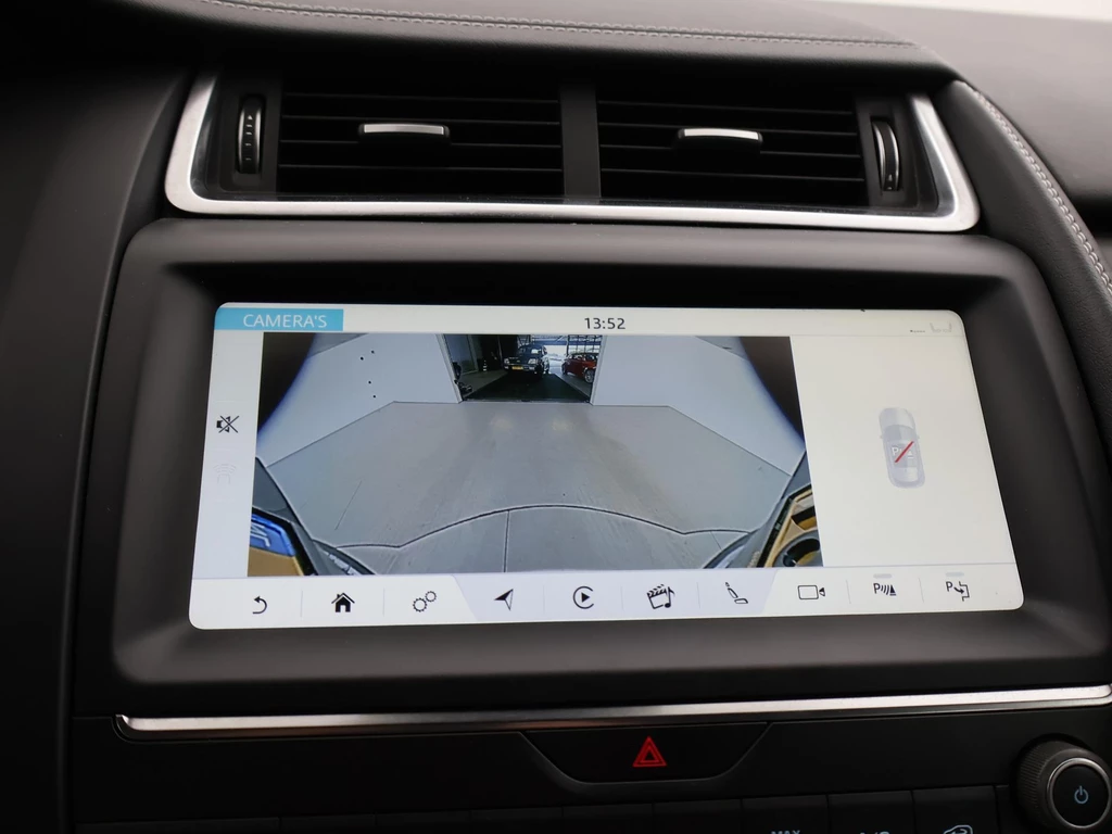 Jaguar E-PACE – foto 15