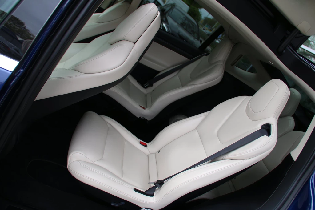 Tesla Model X – foto 14