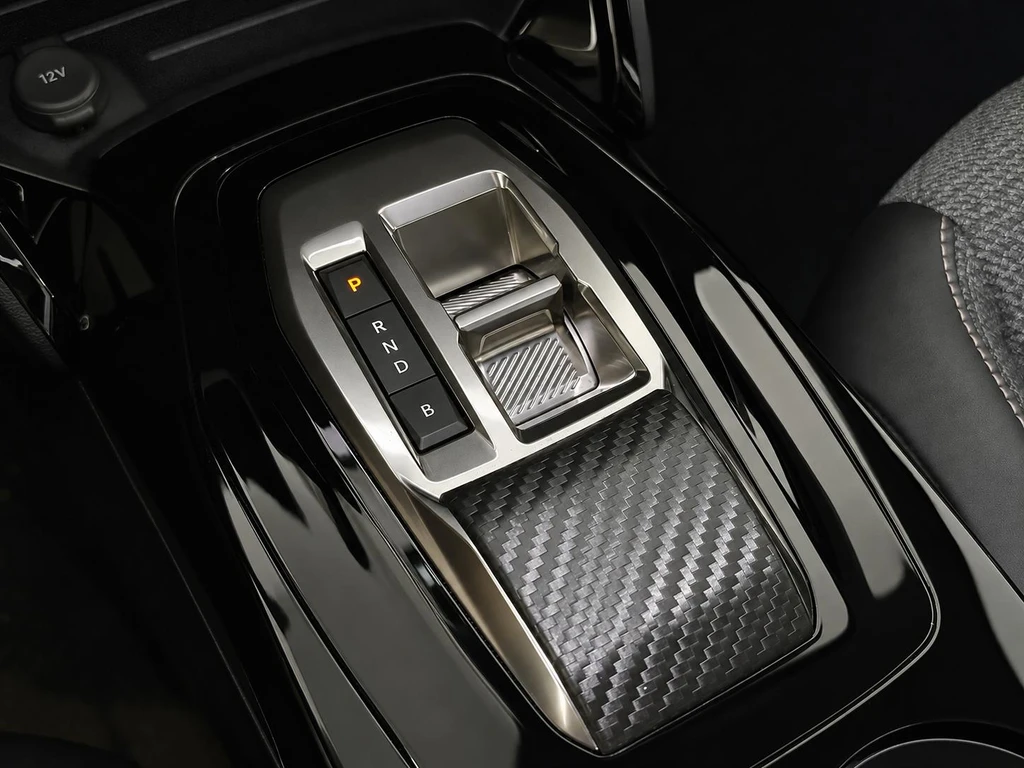Peugeot e-2008 – foto 32