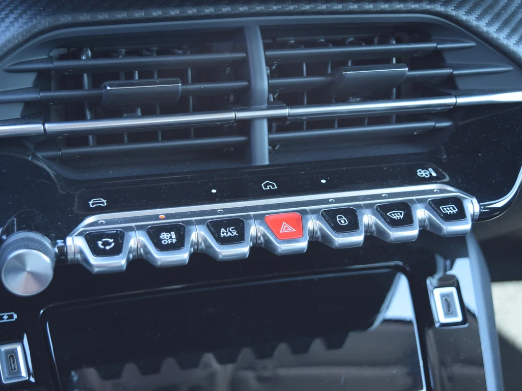 Peugeot 208 – foto 19