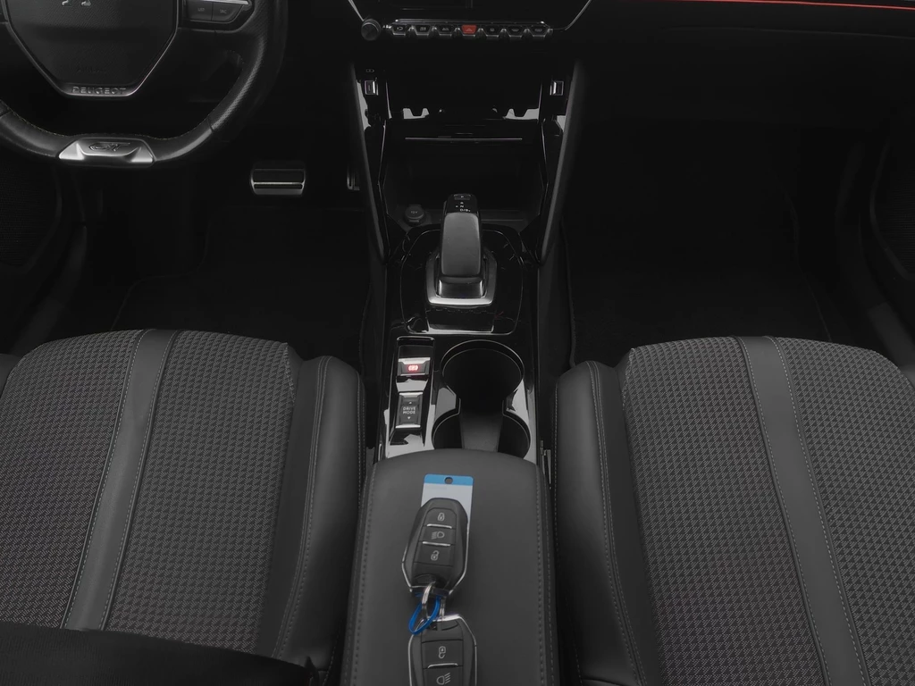 Peugeot e-2008 – foto 27