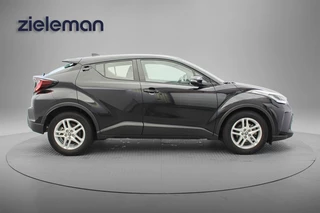 Toyota C-HR – thumbnail 8