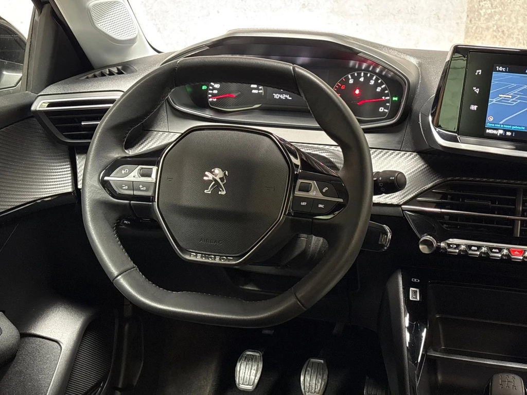 Peugeot 208 – foto 13