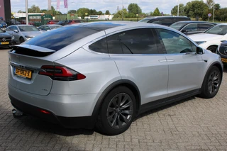 Tesla Model X – thumbnail 5