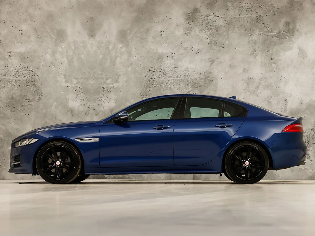 Jaguar XE – foto 2